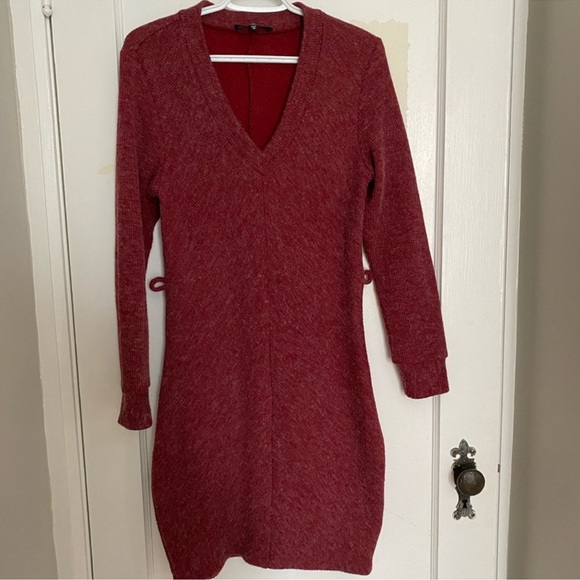 Dynamite Magenta sweater dress - Picture 2 of 5